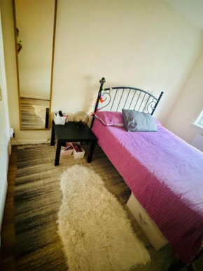 Quiet and private Room Glasgow city center
